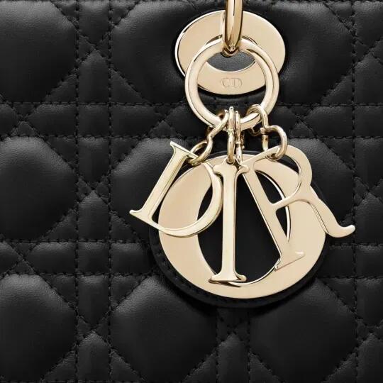 ⚡絶好の機会をお見逃しなく！雑誌掲載！【DIOR】 LADY DIOR ミディアムバッグ